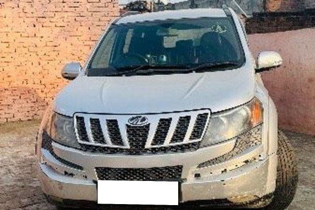 Mahindra XUV500 W4 Second-hand 2013 Mahindra XUV500 W4 for sale in Amritsar