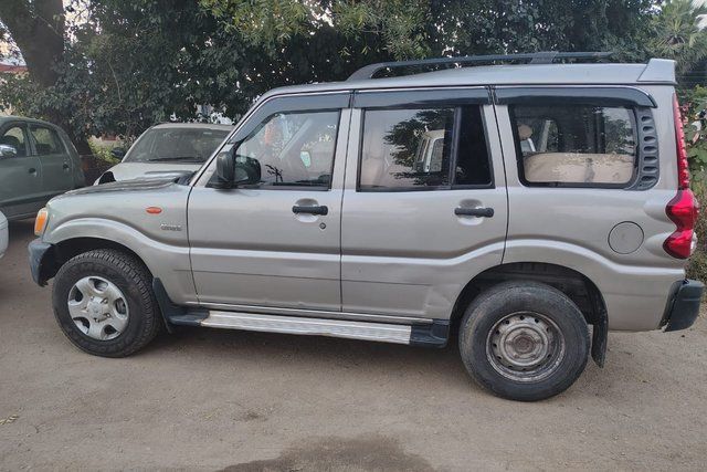 Mahindra Scorpio 2.6 CRDe SLE Second-hand 2010 Mahindra Scorpio 2.6 CRDe SLE for sale in Chittoor