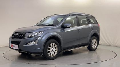 2016 Mahindra XUV500 W9 AT