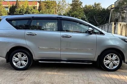 Used 2.5 G (Diesel) 7 Seater BS IV