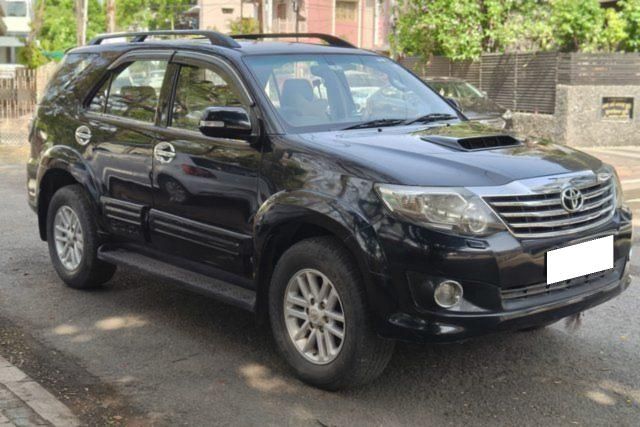 Toyota Fortuner 4x4 MT Second-hand 2012 Toyota Fortuner 4x4 MT for sale in Indore