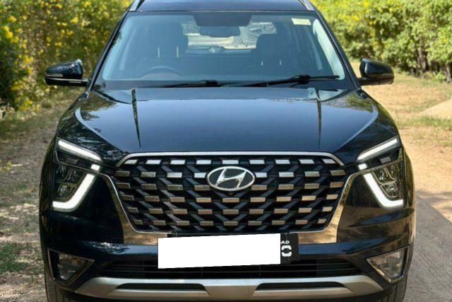 Second-hand 2022 Hyundai Alcazar 1.5 Signature (O) 7-Seater Diesel AT for sale in Ahmedabad