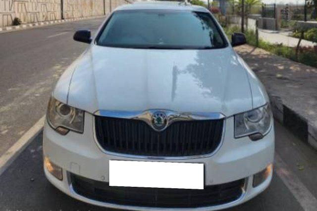 Skoda Superb Elegance 1.8 TSI AT Second-hand 2014 Skoda Superb Elegance 1.8 TSI AT for sale in New Delhi