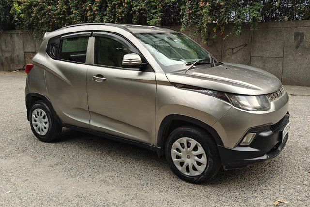 Mahindra KUV 100 mFALCON D75 K6 AW Second-hand 2017 Mahindra KUV 100 mFALCON D75 K6 AW for sale in New Delhi