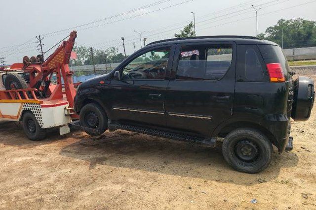 Mahindra Quanto C6 Second-hand 2013 Mahindra Quanto C6 for sale in Hooghly