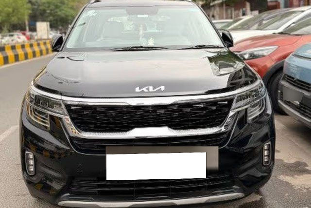 Second-hand 2022 Kia Seltos HTX IVT G for sale in New Delhi
