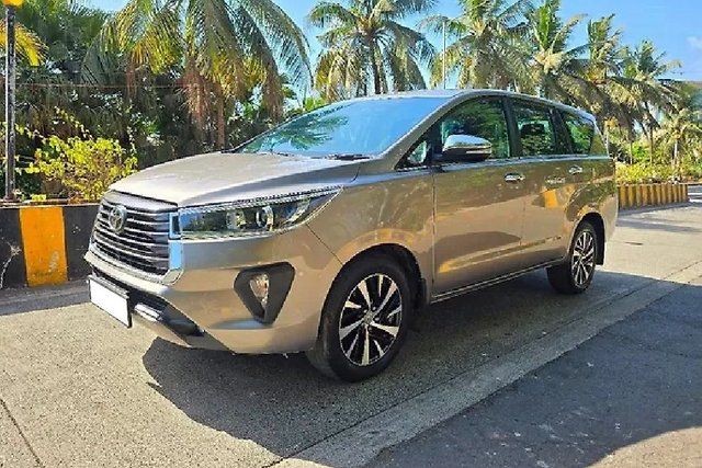 Buy Used Toyota Innova Crysta 2.4 ZX 7 STR AT of 2022 model @ 27