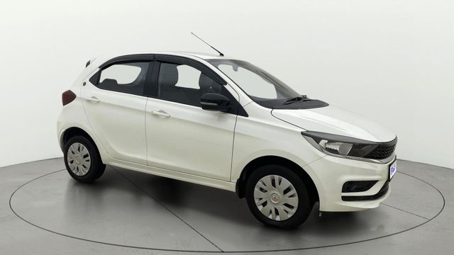 Tata Tiago XT CNG Second-hand 2023 Tata Tiago XT CNG for sale in Ahmedabad