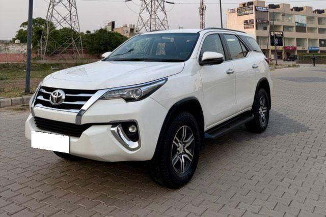 Second-hand 2018 Toyota Fortuner 2.8 2WD AT BSIV for sale in Chandigarh
