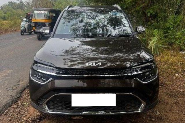 Second-hand 2022 Kia Carens Luxury Plus Turbo DCT 2022-2023 for sale in Tirur