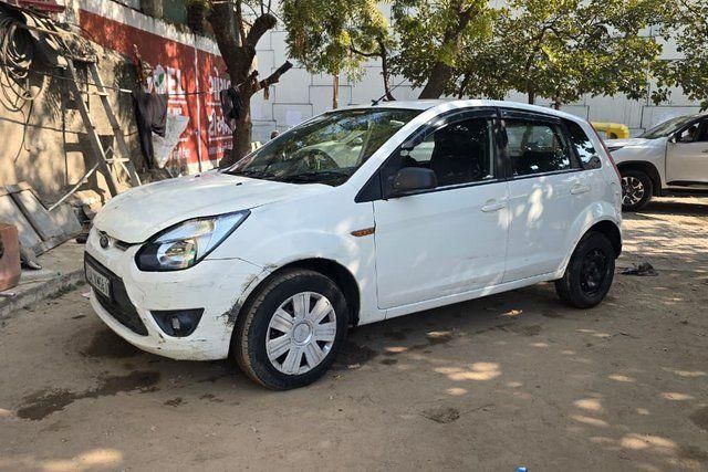 Ford Figo Diesel ZXI Second-hand 2011 Ford Figo Diesel ZXI for sale in Ahmedabad