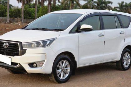 23 Used Toyota Innova Crysta in Nashik