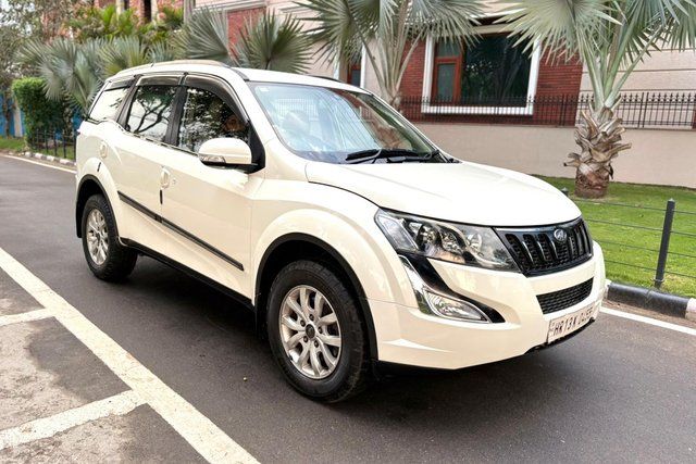 Second-hand 2015 Mahindra XUV500 W8 4WD for sale in Chandigarh