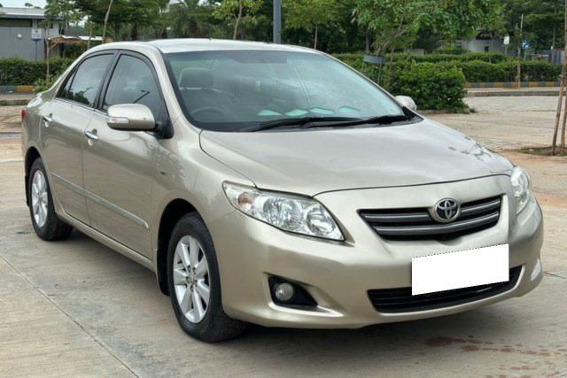 Toyota Corolla Altis 1.8 G CNG Second-hand 2010 Toyota Corolla Altis 1.8 G CNG for sale in Ahmedabad