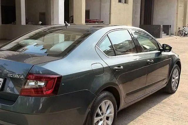 Second-hand 2017 Skoda Octavia Ambition 2.0 TDI MT for sale in Nashik