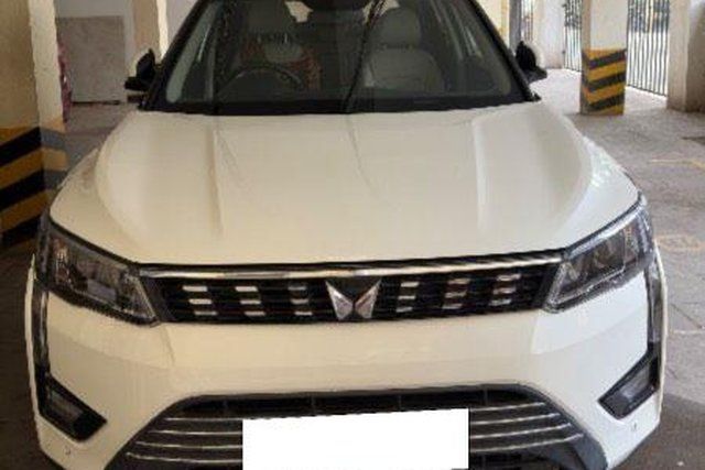 Mahindra XUV300 W8 AMT Option Diesel Dual Tone BSVI Second-hand 2023 Mahindra XUV300 W8 AMT Option Diesel Dual Tone BSVI for sale in Chennai