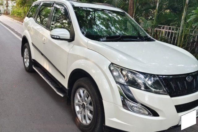 Mahindra XUV500 R W10 FWD Second-hand 2018 Mahindra XUV500 R W10 FWD for sale in Indore