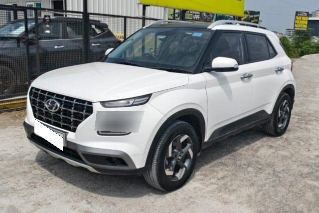 Second-hand 2019 Hyundai Venue SX Plus Turbo DCT BSIV for sale in Chennai