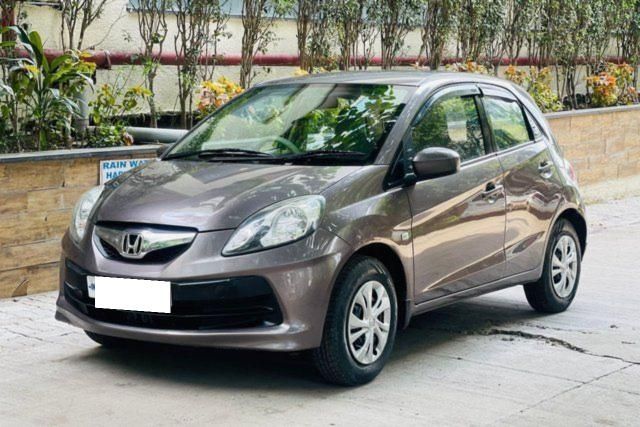 Honda Brio S MT Second-hand 2013 Honda Brio S MT for sale in Indore
