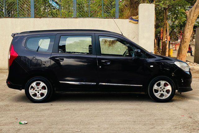 Renault Lodgy 85PS RxZ Second-hand 2015 Renault Lodgy 85PS RxZ for sale in Navi Mumbai
