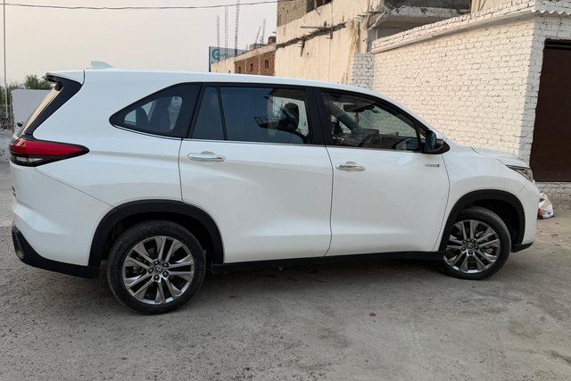 Toyota Innova Hycross ZX(O) Hybrid Second-hand 2024 Toyota Innova Hycross ZX(O) Hybrid for sale in New Delhi
