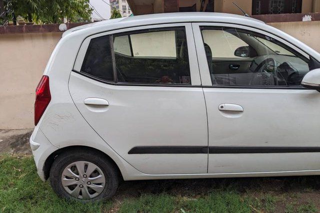 Second-hand 2011 Hyundai i10 Magna for sale in Surat