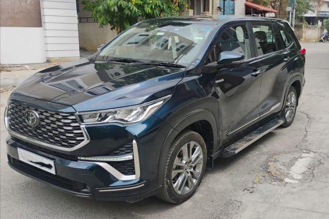 Second-hand 2024 Toyota Innova Hycross ZX Hybrid for sale in Bangalore