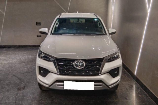 Toyota Fortuner 4X2 AT Second-hand 2025 Toyota Fortuner 4X2 AT for sale in New Delhi