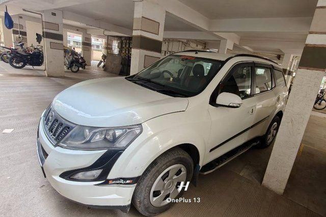 Second-hand 2015 Mahindra XUV500 W4 for sale in Ankleshwar