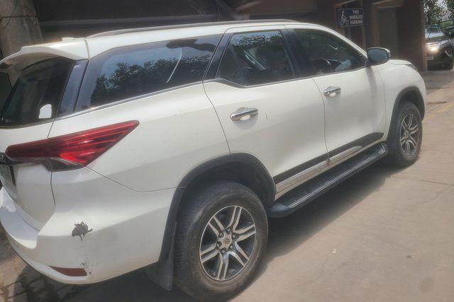 Toyota Fortuner 2.8 2WD AT BSIV Second-hand 2017 Toyota Fortuner 2.8 2WD AT BSIV for sale in New Delhi