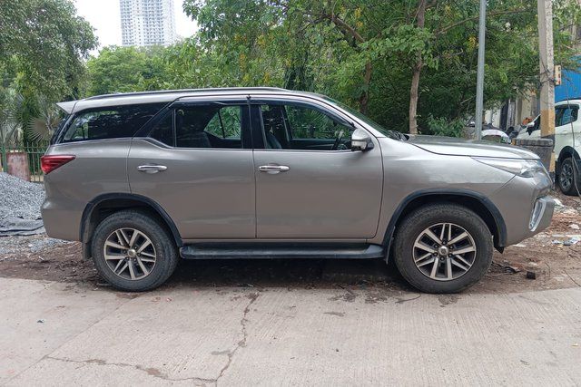 Toyota Fortuner 4x4 AT Second-hand 2016 Toyota Fortuner 4x4 AT for sale in New Delhi
