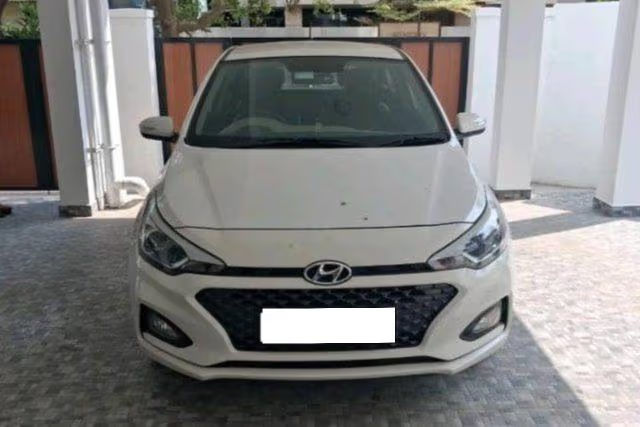 Second-hand 2018 Hyundai i20 1.4 Asta Option for sale in Chennai