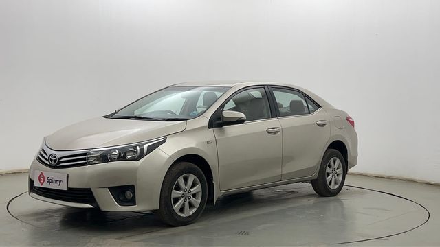 Second-hand 2015 Toyota Corolla Altis Petrol LE for sale in Kolkata