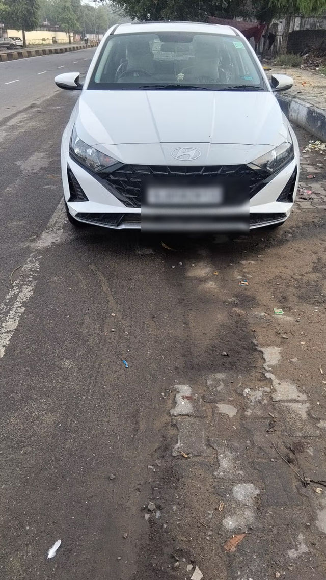 Hyundai i20 Sportz Opt IVT Second-hand 2025 Hyundai i20 Sportz Opt IVT for sale in Surat