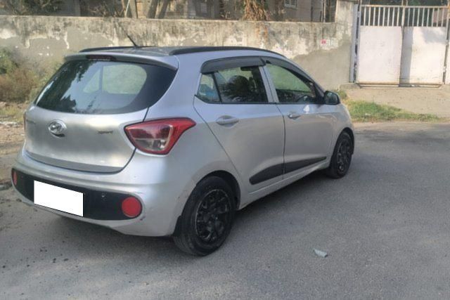 Second-hand 2018 Hyundai Grand i10 1.2 Kappa Sportz BSIV for sale in New Delhi