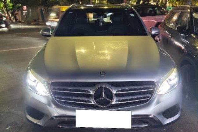 Mercedes-Benz GLC 300 4MATIC Second-hand 2016 Mercedes-Benz GLC 300 4MATIC for sale in Ahmedabad