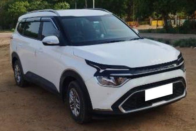 Second-hand 2024 Kia Carens Prestige for sale in Satna