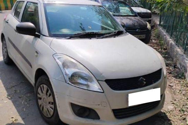 Second-hand 2013 Maruti Suzuki Swift LXI for sale in New Delhi