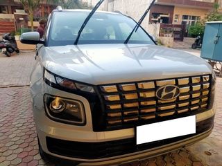 Used Hyundai Venue E