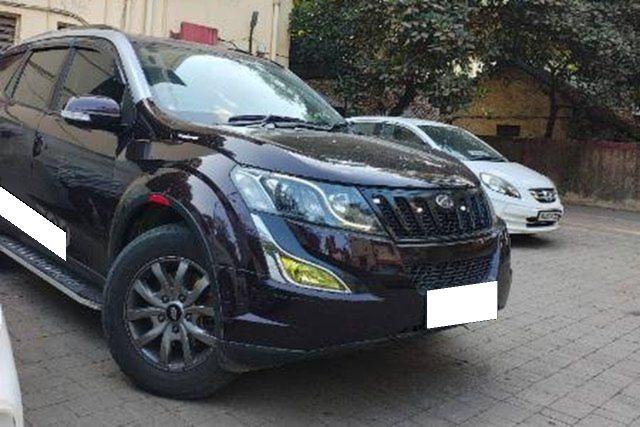 Second-hand 2017 Mahindra XUV500 R W10 FWD for sale in Thane