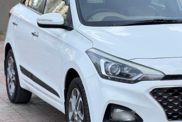 Hyundai i20 Petrol Asta Option Second-hand 2019 Hyundai i20 Petrol Asta Option for sale in Rajkot