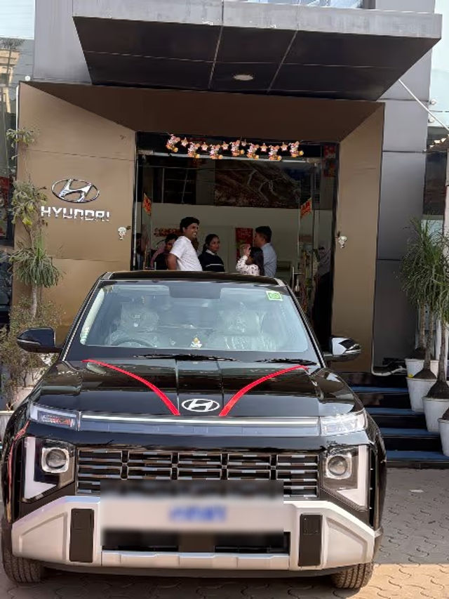 Second-hand 2025 Hyundai Venue HX 5 for sale in Indore