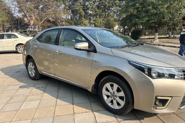 Toyota Corolla Altis G AT Second-hand 2015 Toyota Corolla Altis G AT for sale in Amritsar