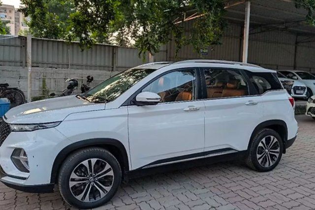 MG Hector Plus Select Diesel MT 7 STR Second-hand 2021 MG Hector Plus Select Diesel MT 7 STR for sale in Lucknow