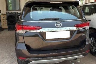 Used Toyota Fortuner 2.8 4WD MT BSIV