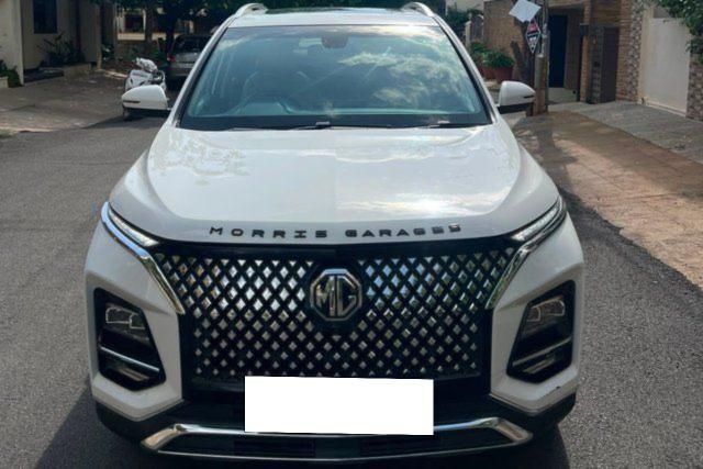 MG Hector Sharp Diesel MT Second-hand 2023 MG Hector Sharp Diesel MT for sale in Bangalore