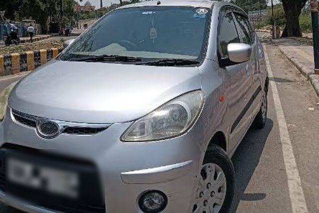 Hyundai i10 Magna 1.2 Second-hand 2010 Hyundai i10 Magna 1.2 for sale in Allahabad