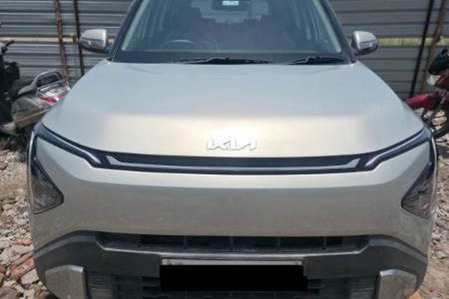 Second-hand 2025 Kia Carens Clavis HTE (O) for sale in New Delhi