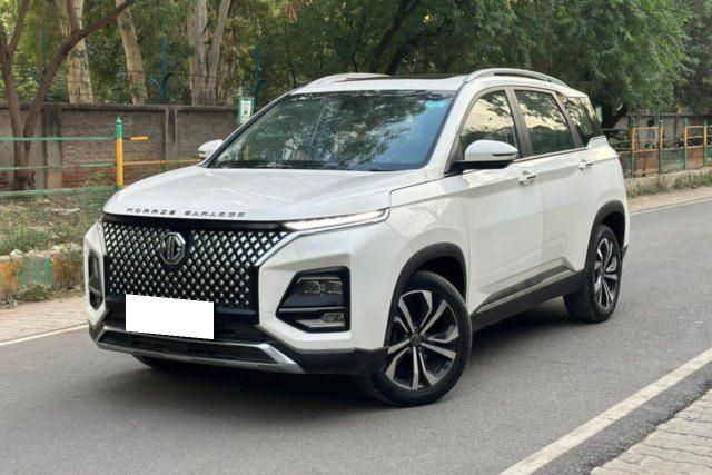 Second-hand 2024 MG Hector Plus Sharp Pro 2023-2025 for sale in New Delhi