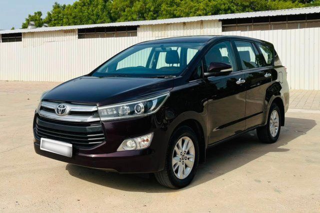 Toyota Innova Crysta 2.4 VX MT 8S BSIV Second-hand 2016 Toyota Innova Crysta 2.4 VX MT 8S BSIV for sale in Ahmedabad